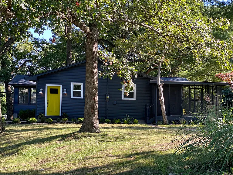 9 Lake Grove Clb — Photo 3