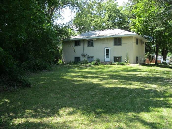 Nic back yard