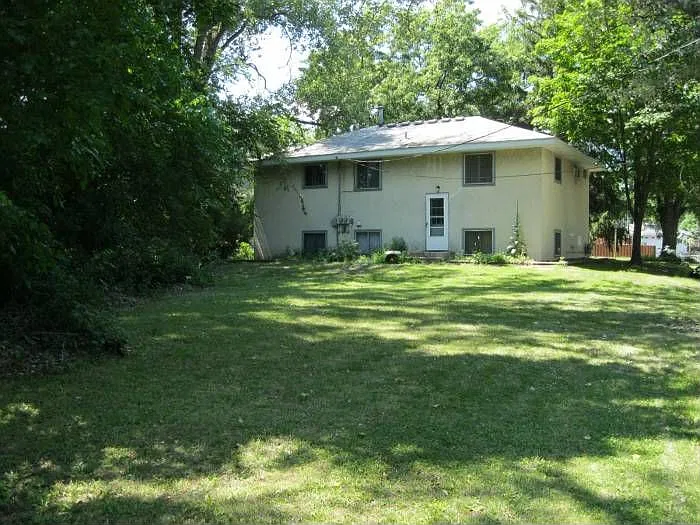 Nic back yard