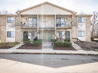 24056 Middlebelt Rd UNIT 20, Farmington, MI 48336