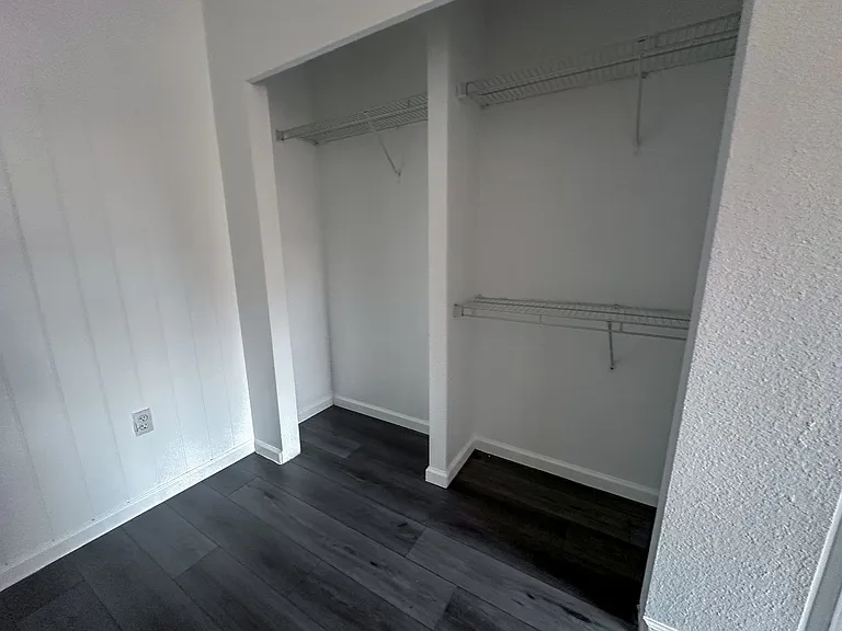 1519 S Stanley Ave — Photo 4