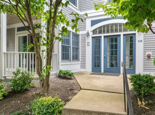 104 Harvard St #6, Brookline, MA 02446