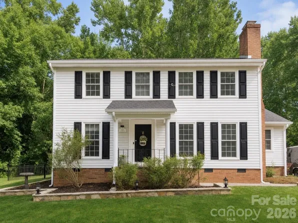 8301 Abercorn Ln, Charlotte, NC 28227
