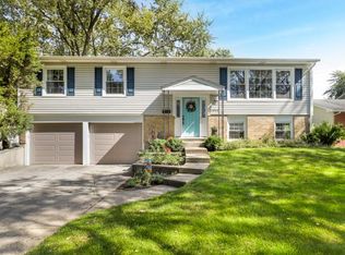 1860 Vermont St, Rolling Meadows, IL 60008