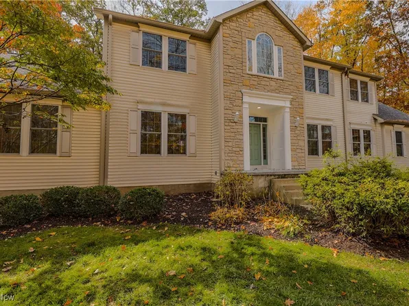 2800 Crookston Ln, Clinton, OH 44216