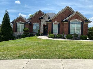 3421 Royal Lake Dr, Floyds Knobs, IN 47119