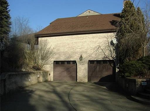 2nd image of 238 Clever Rd