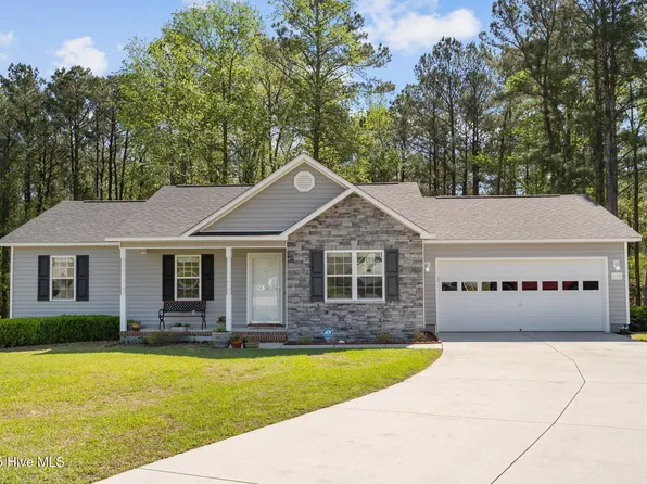 110 Lois Court, Richlands, NC 28574