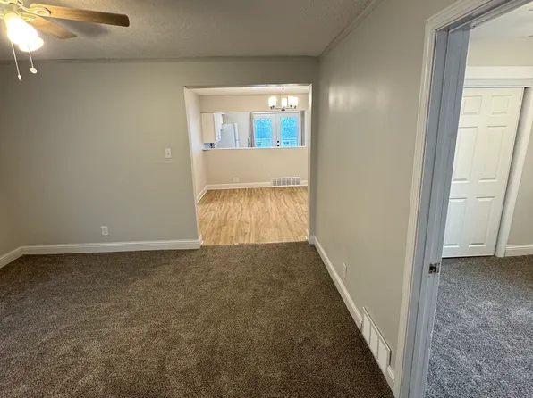 1315 N Iowa Ave, York, NE 68467