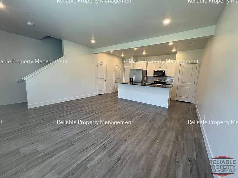 144 S Emery Ln — Photo 12