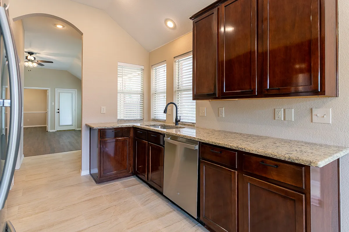 Building Photo - 11520 Gloriosa Dr