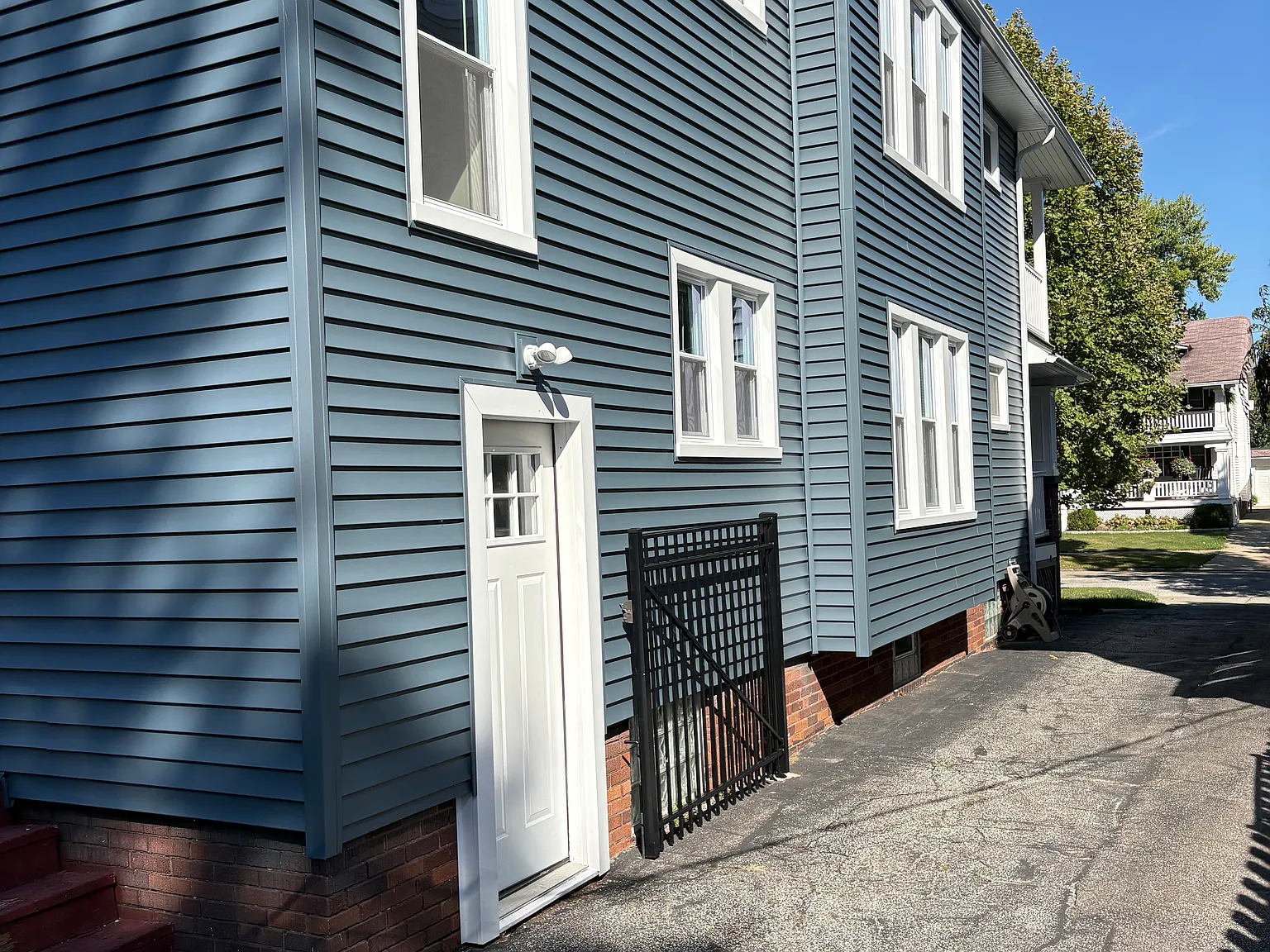 2 bed, 1030 sqft, $1,400 — Photo 2