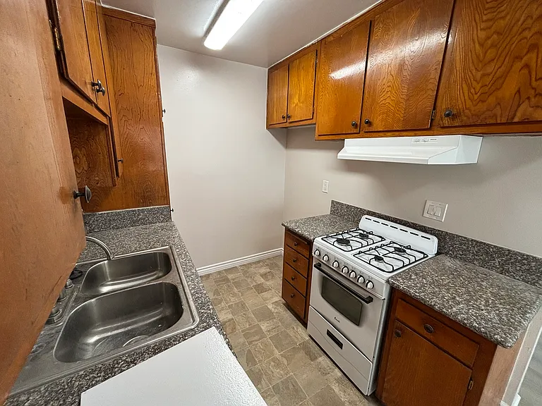 5327 Auckland Ave #4 — Photo 13