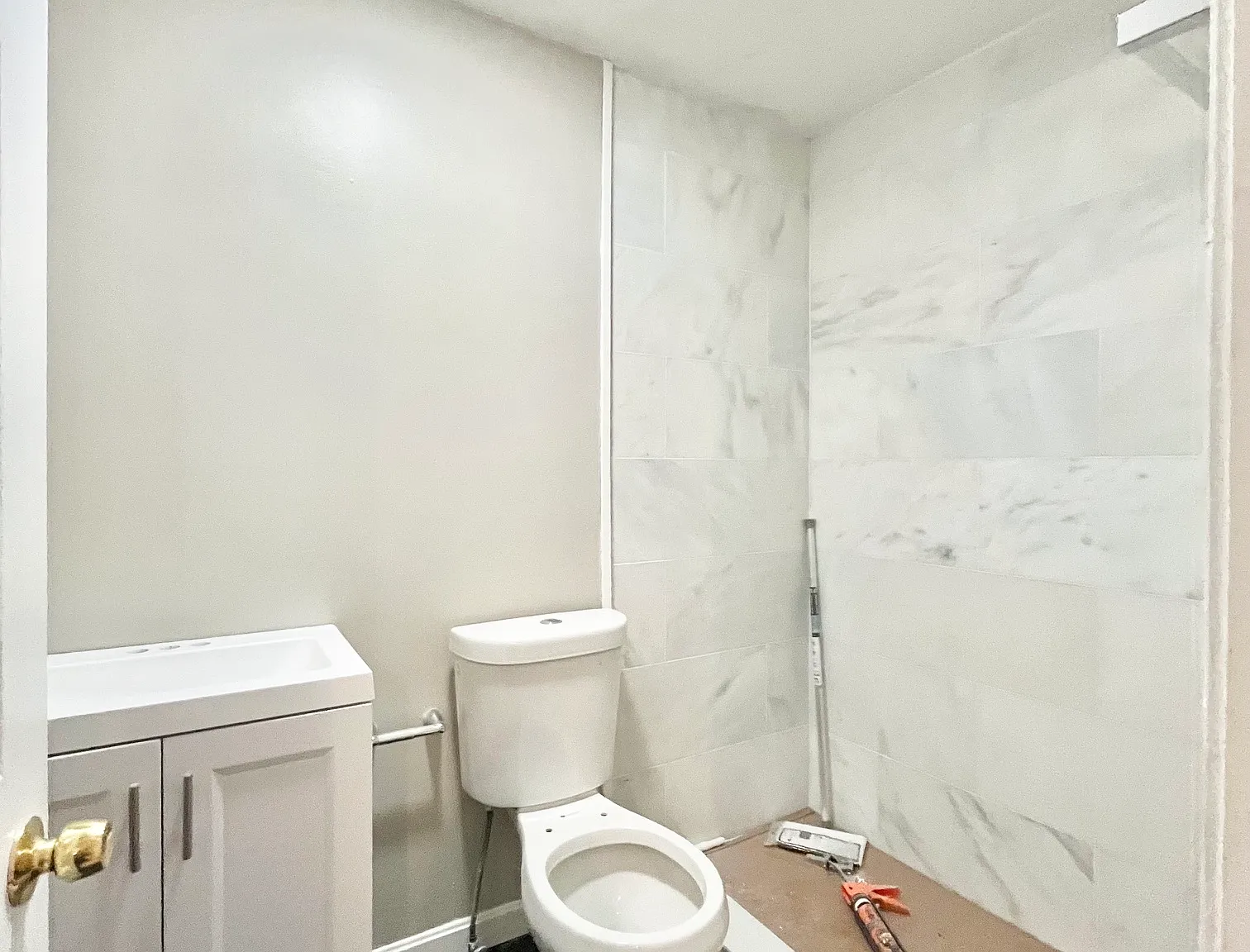 2 bed, 9999 sqft, $2,000 — Photo 4