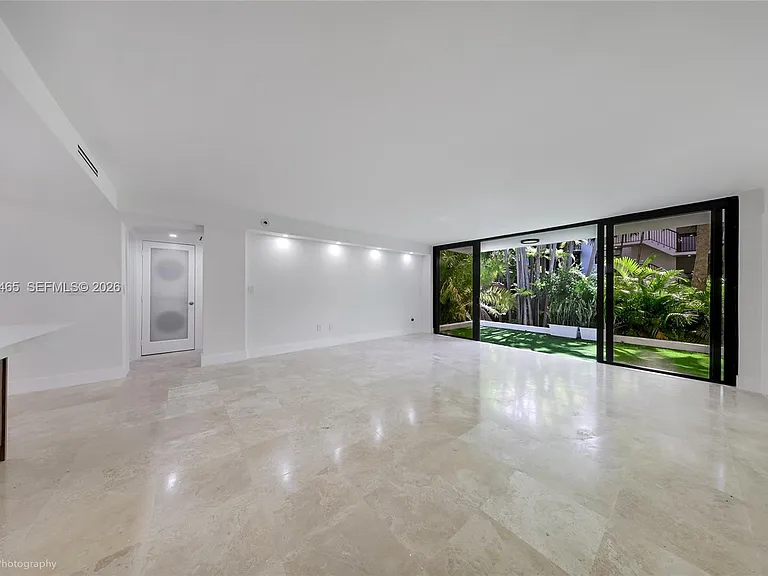 101 Ocean Lane Dr #1017 — Photo 4