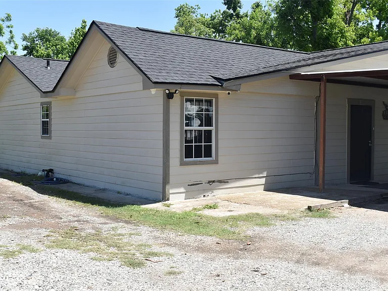 5922 Lavender St — Photo 3