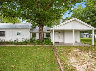 24663 Chestnut St, Elberta, AL 36530