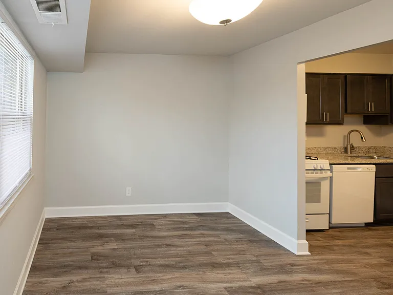 McDonogh Village Apartments & Townhomes — Photo 8