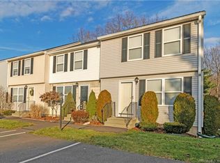 35 Firethorn Dr #35, Glastonbury, CT 06033