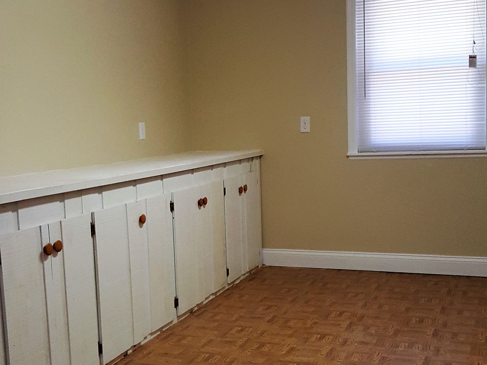 1st image of 47 Lake Dr