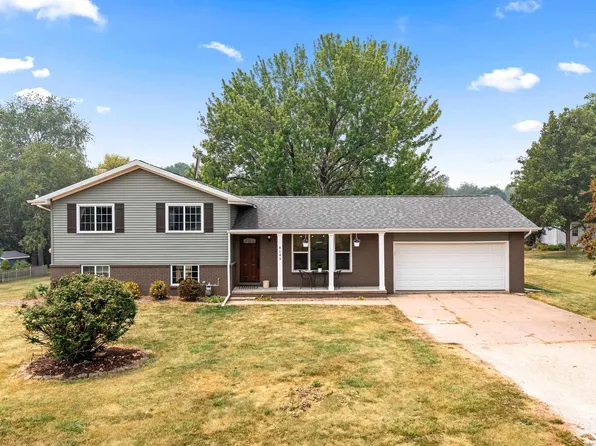 8143 N Blackbridge Rd, Edwards, IL 61528