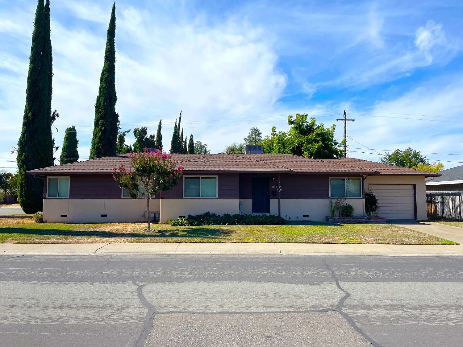 9210 Polhemus Dr photo 1