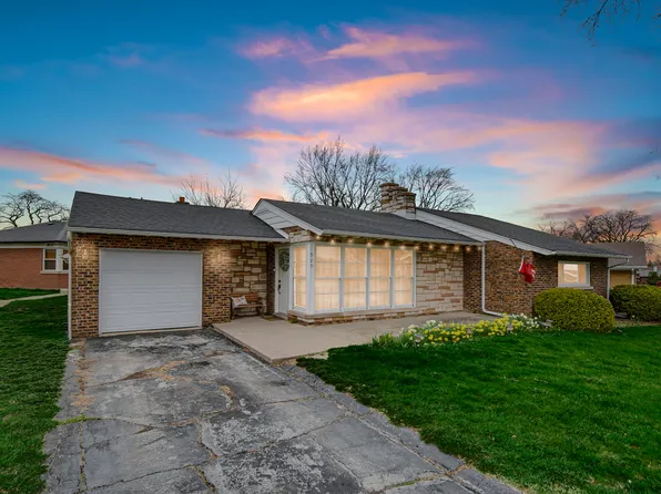 920 Theresa Ln, Chicago Heights, IL 60411