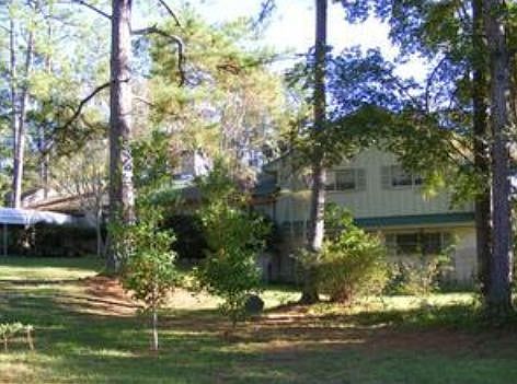 1st image of 775 Lakeshore Dr
