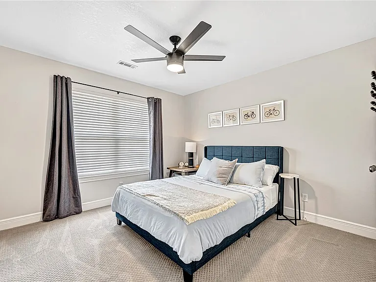 701 SW Maidstone Ave — Photo 20