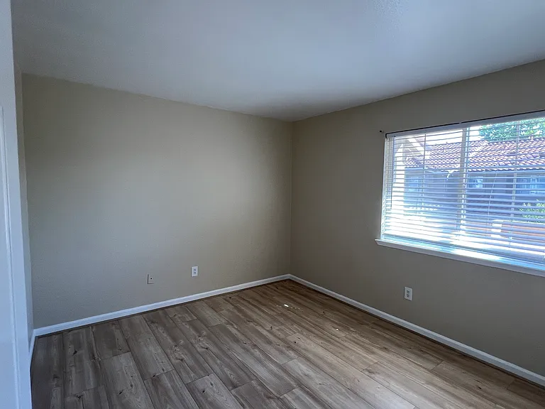 20000 Summercrest Dr — Photo 25