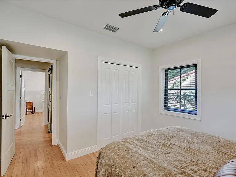 807 SW 18th St — Photo 34