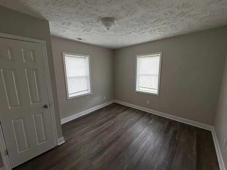 3243 Chandler St — Photo 8