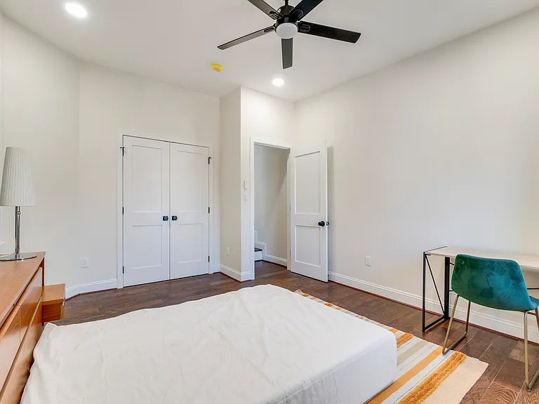 320 E Lanvale St #2 — Photo 2