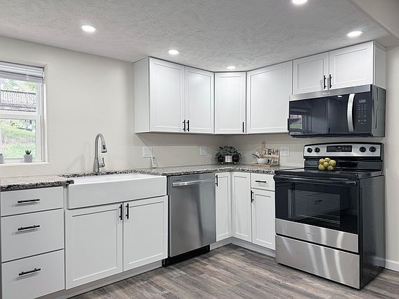 3rd image of 306 Filmore St
