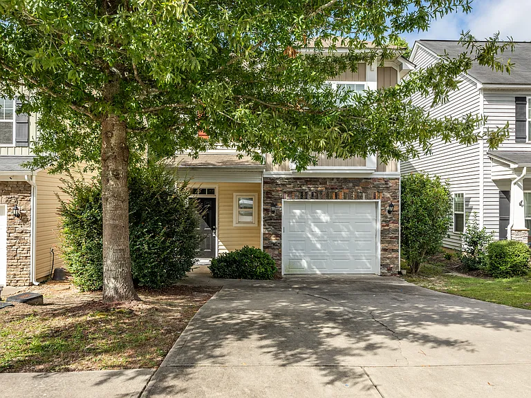 199 Stanley Ct — Photo 1