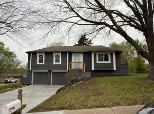 703 NW Cambridge Ct, Blue Springs, MO 64015