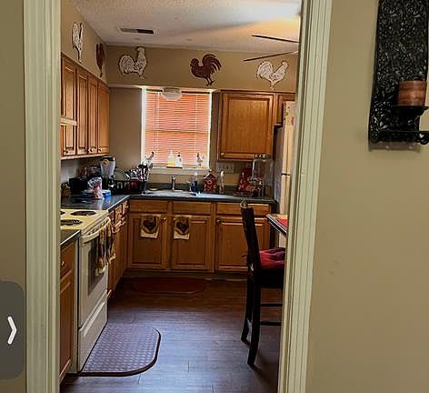 5th image of 709 Johnson Dr