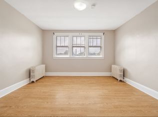 149 2nd St APT 1, West Islip, NY 11795