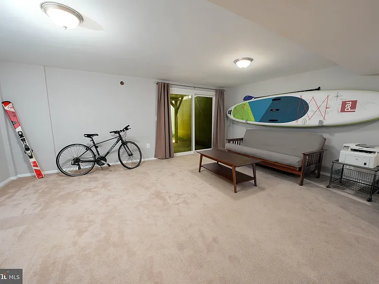 1025 Commanders Way N — Photo 16