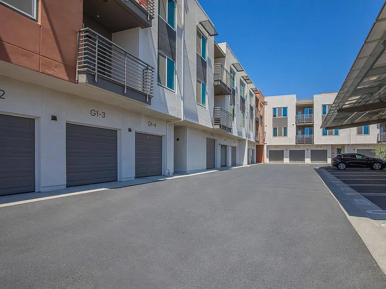 Millennium Apartments — Photo 14