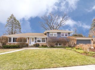 148 Crescent Dr, Glenview, IL