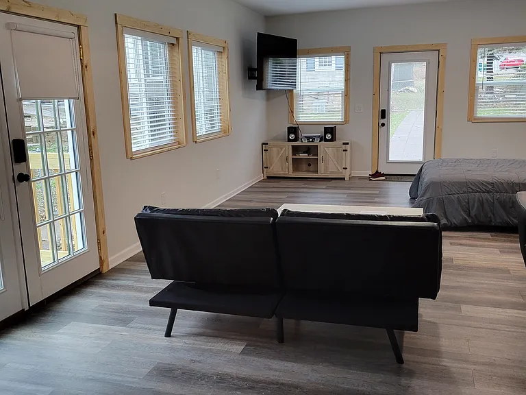 6720 Floyd St — Photo 32