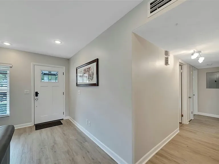 6803 Santa Monica Ct — Photo 2