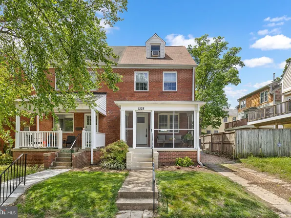 1228 N Lincoln St, Arlington, VA 22201
