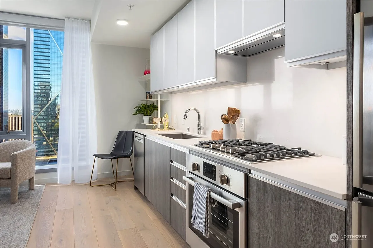 1 bed, 538 sqft, $2,700 — Photo 2