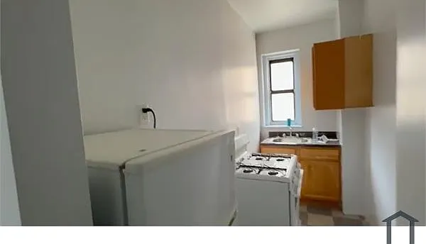 319 E 197th St #2A