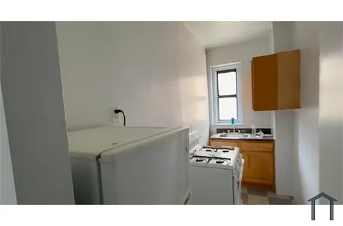 319 E 197th St #2A Photo 1