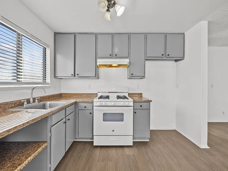 38501 Larkin Ave #4 — Photo 14
