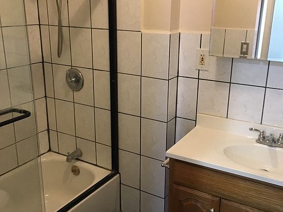 4th image of 1022 Wadsworth Ave #1