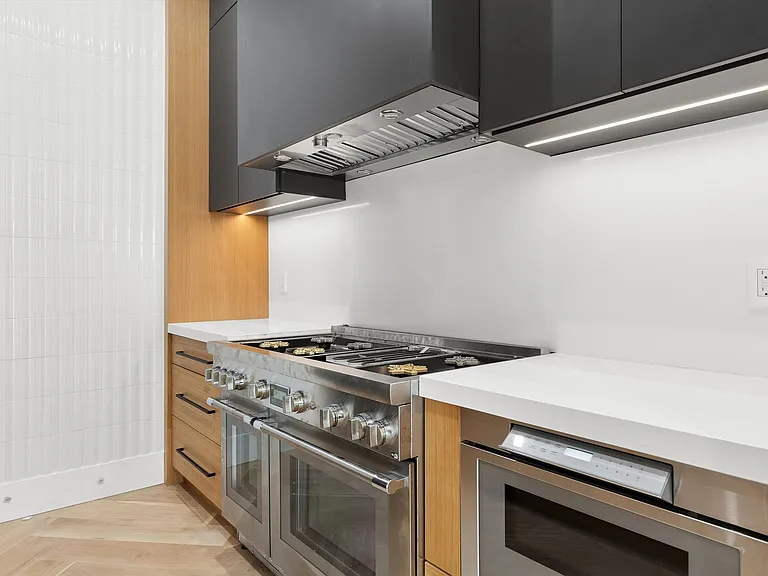 111 Water Mill Towd — Photo 18